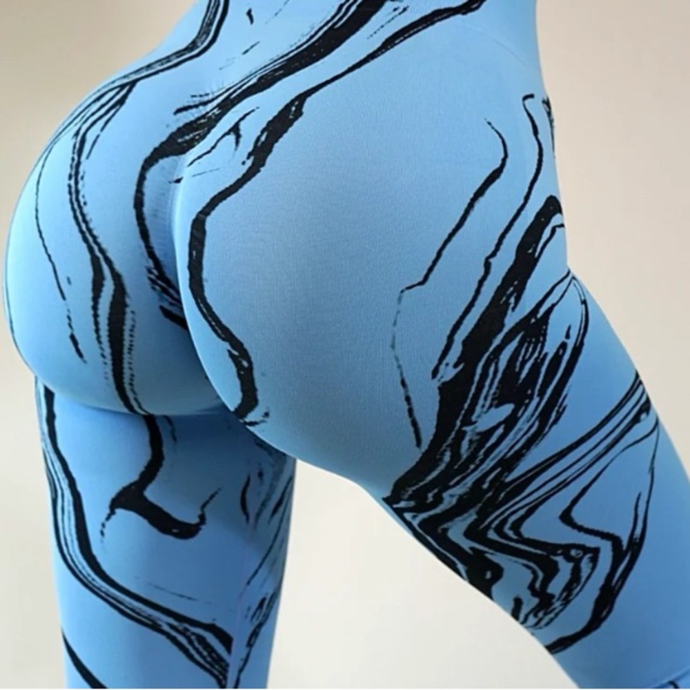 PeachedbyNellie Blue and Black Marble Graphic Sculpt Leggings